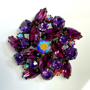 Stunning VTG Regency AB Purple Cranberry Brooch